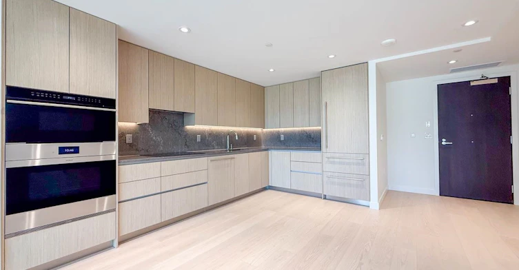 607-777 Harbour Way, North Vancouver, BC, V7P 0G2 - 5