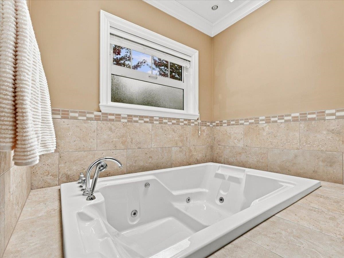 1417 Woods Drive, North Vancouver, BC, V7R 1A6 - 24