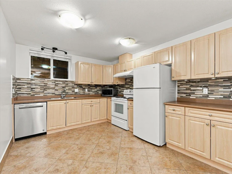 1417 Woods Drive, North Vancouver, BC, V7R 1A6 - 34
