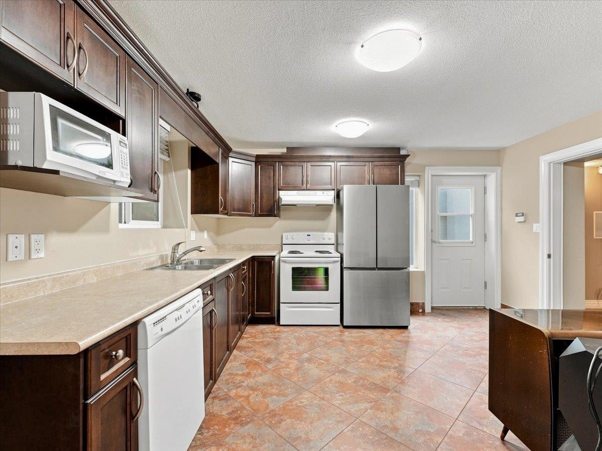 1417 Woods Drive, North Vancouver, BC, V7R 1A6 - 38