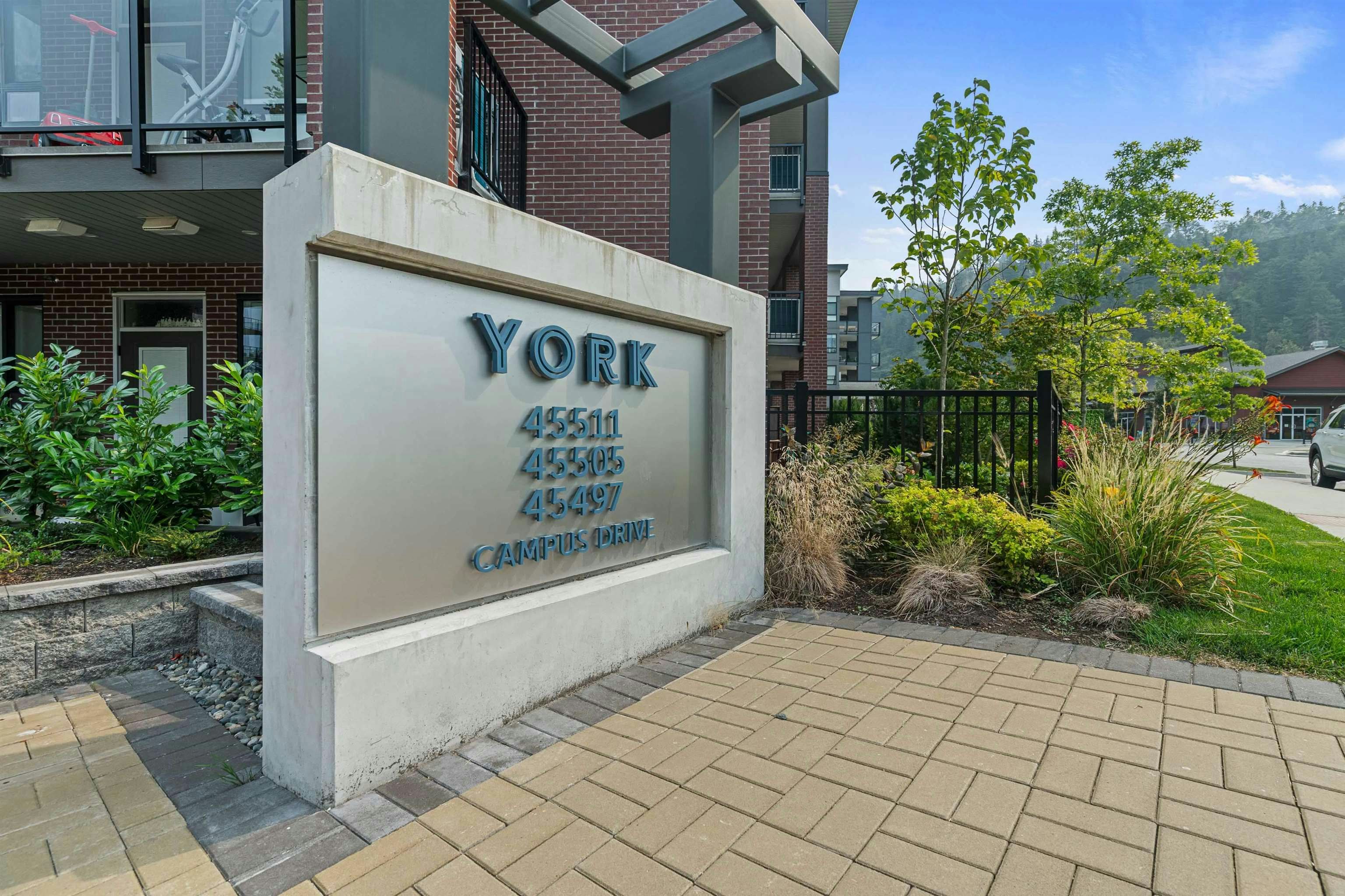 102-45511 Campus Drive - 3