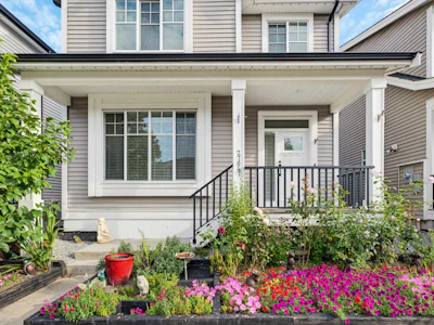 27047 35a Avenue - 2