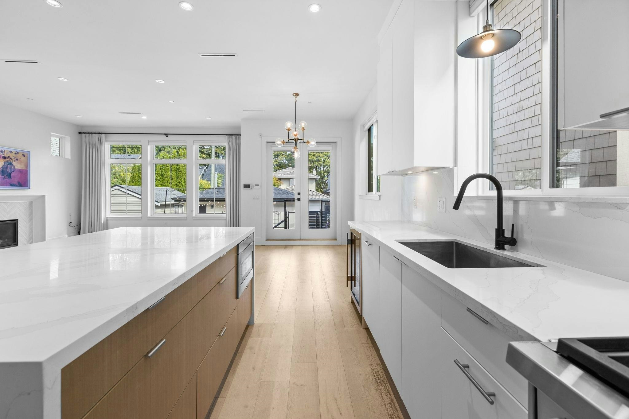 3123 W 16th Avenue, Vancouver, BC, V6K 3C9 - 8