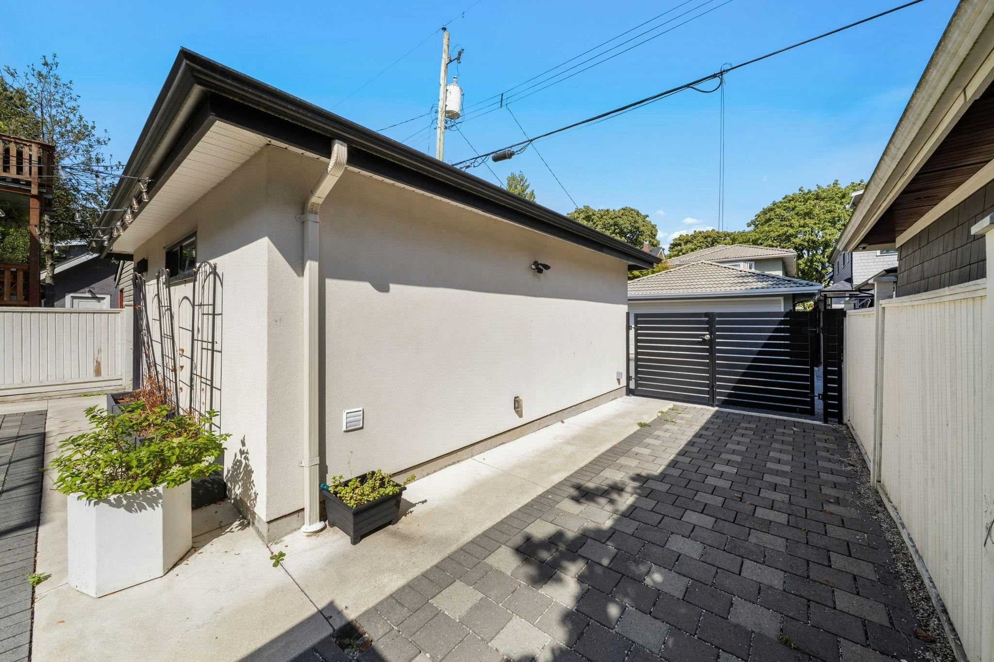 3123 W 16th Avenue, Vancouver, BC, V6K 3C9 - 33