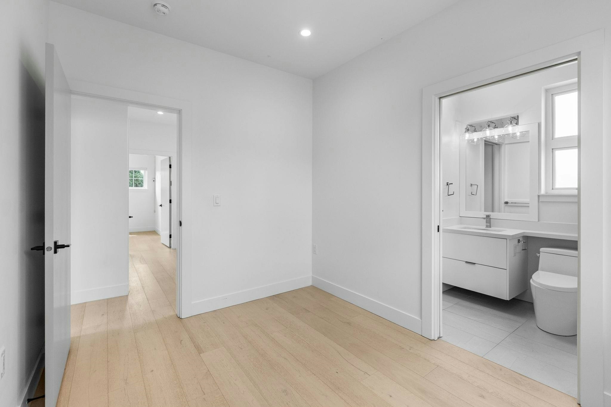 3123 W 16th Avenue, Vancouver, BC, V6K 3C9 - 26