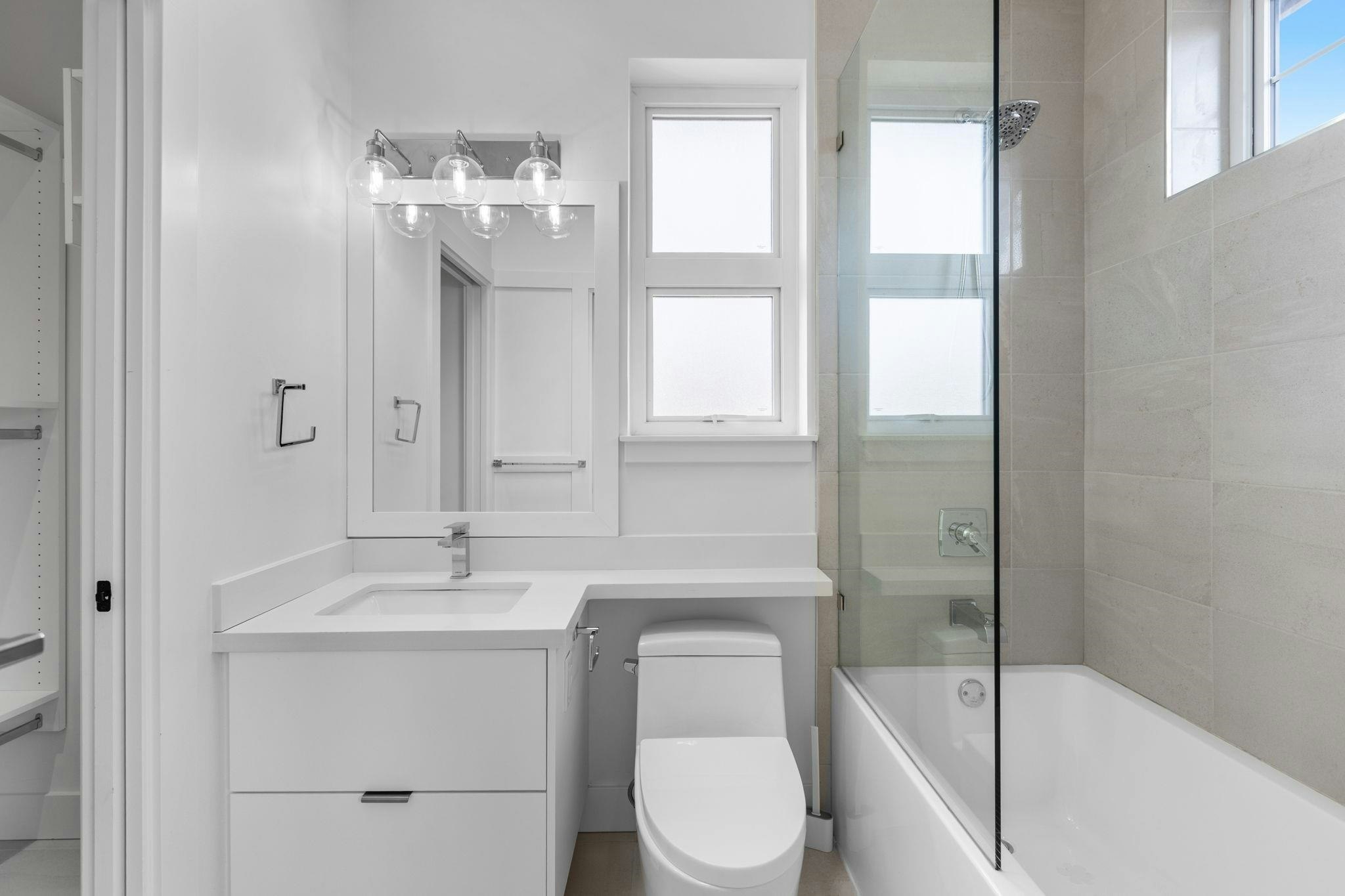 3123 W 16th Avenue, Vancouver, BC, V6K 3C9 - 25