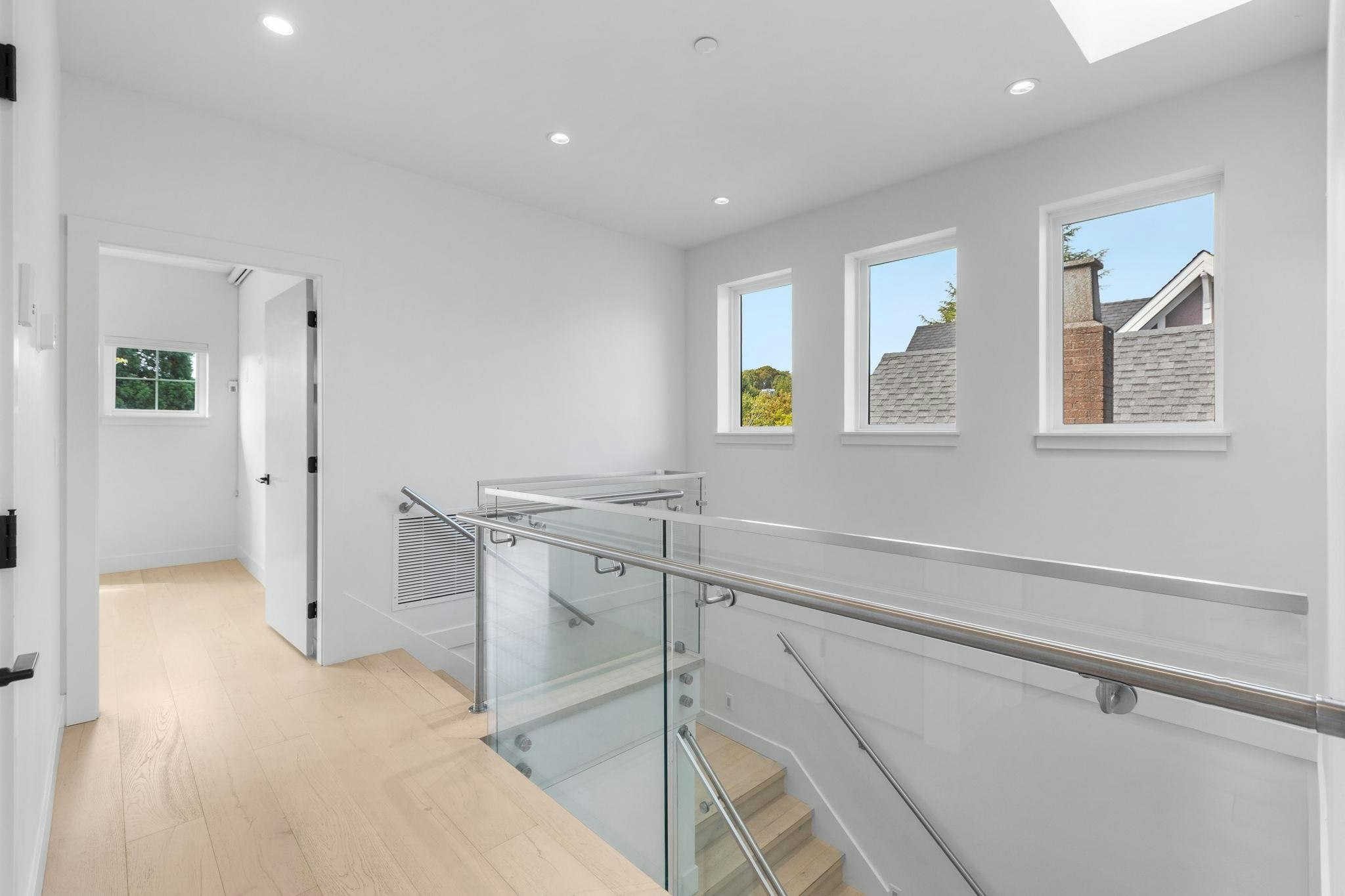 3123 W 16th Avenue, Vancouver, BC, V6K 3C9 - 15