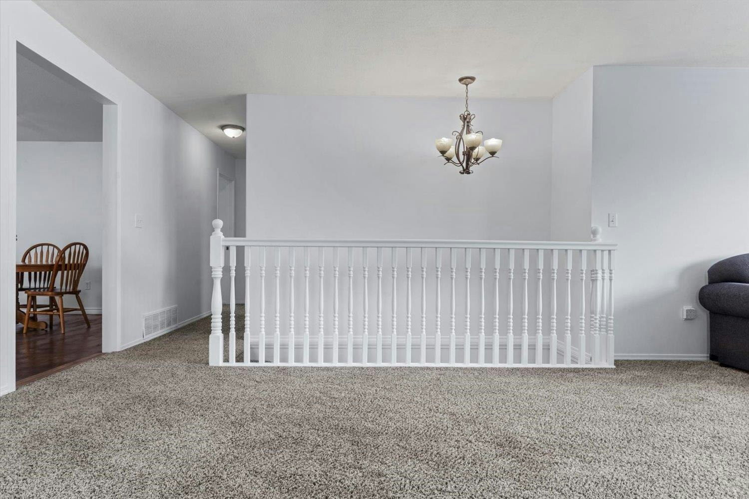 45470 Spruce Drive, Chilliwack, BC, V2R 3V3 - 8