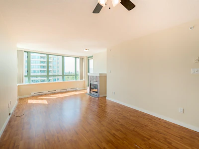 1105-6659 Southoaks Crescent - 5