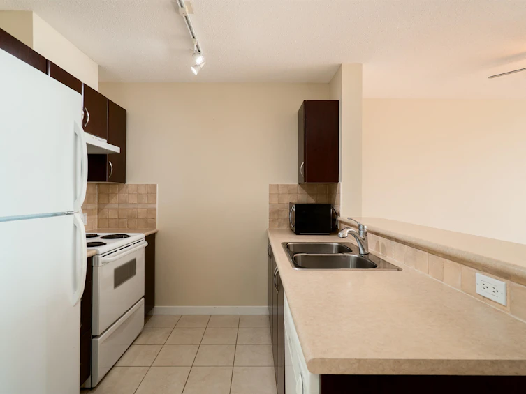 1105-6659 Southoaks Crescent, Burnaby, BC, V5E 4M9 - 10