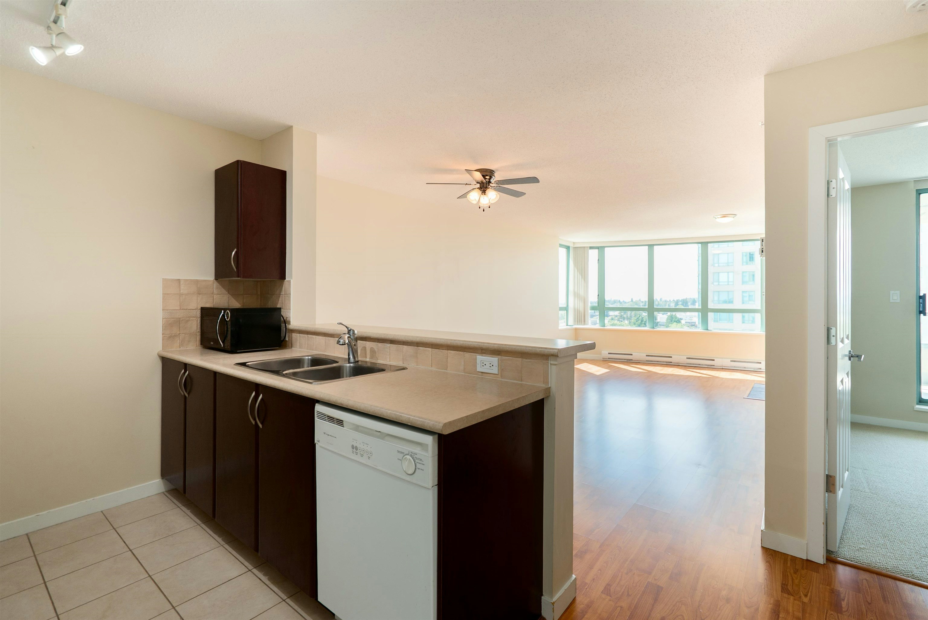 1105-6659 Southoaks Crescent, Burnaby, BC, V5E 4M9 - 9