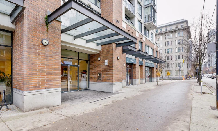 1708-1082 Seymour Street