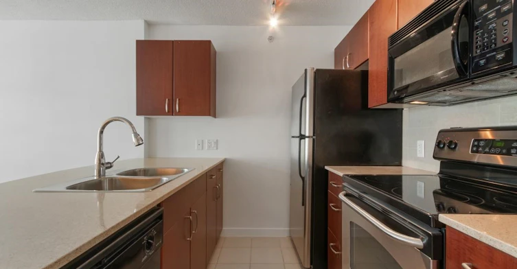 2606-610 Granville Street, Vancouver, BC, V6C 3T3 - 2