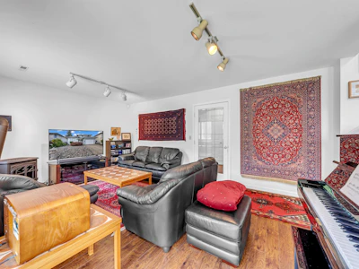1869 Harbour Street - 5