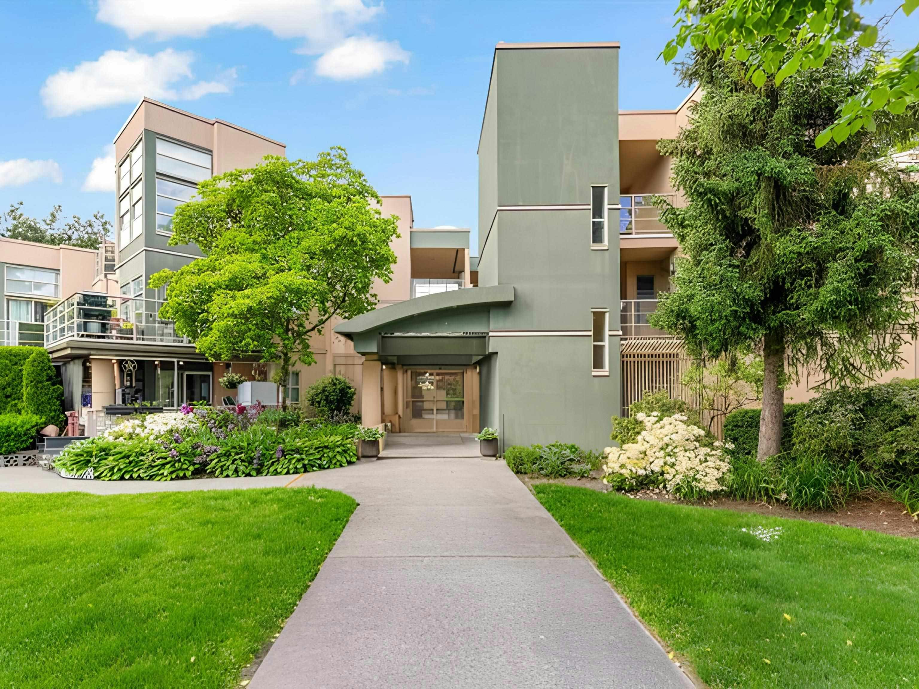 206-22277 122 Avenue, Maple Ridge, BC, V2X 3X8
