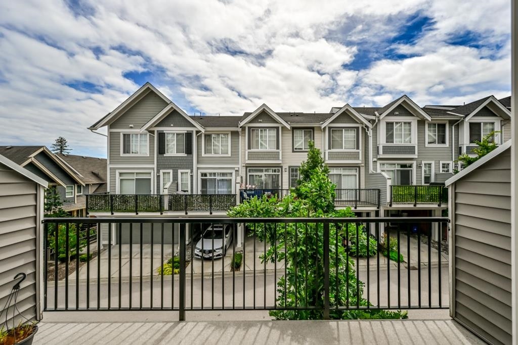 3-7169 208a Street - 4