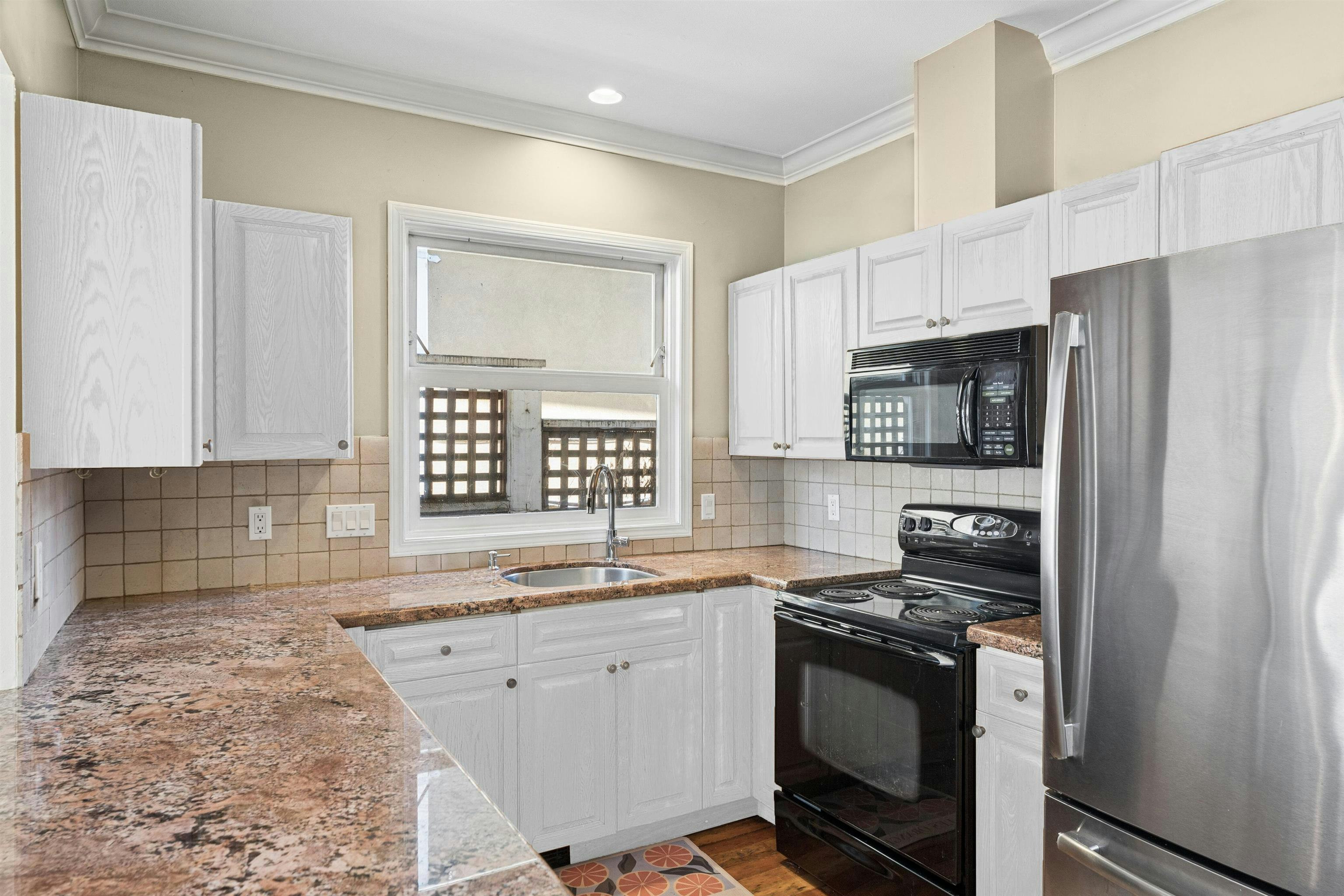 408 E 2nd Street, North Vancouver, BC, V7L 1C8 - 14