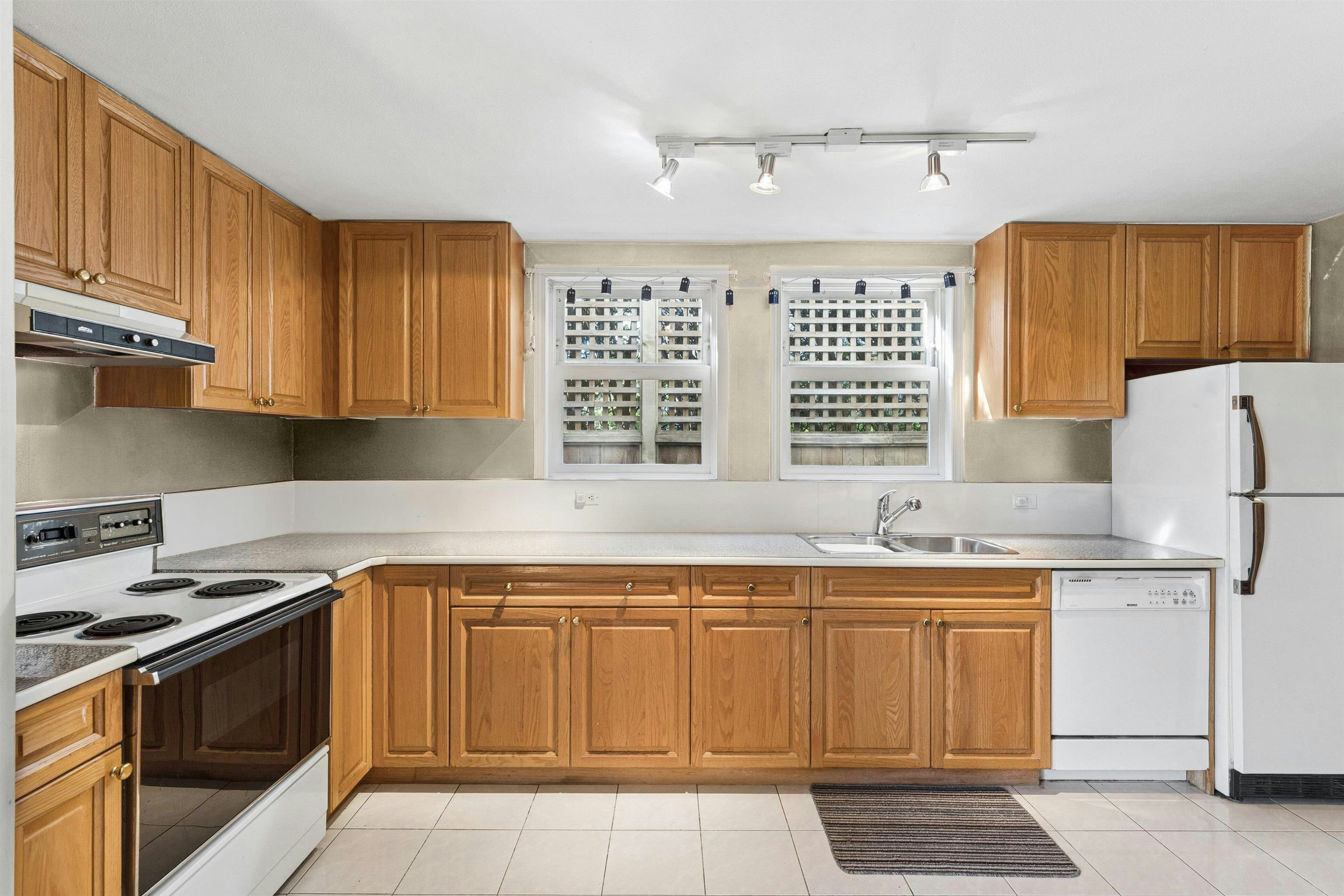 408 E 2nd Street, North Vancouver, BC, V7L 1C8 - 27