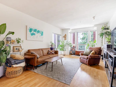 316-14 E Royal Avenue - 4
