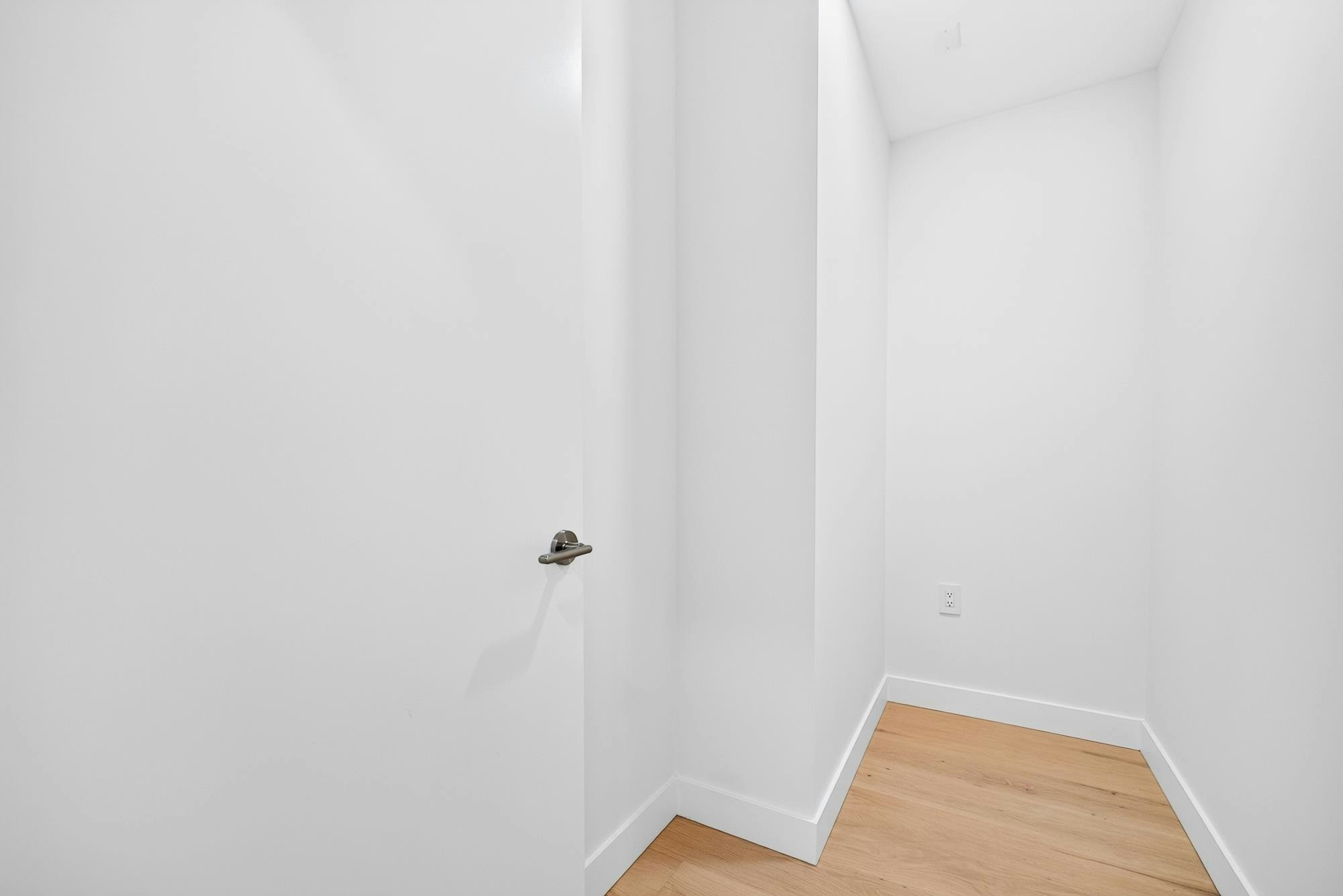 116-5212 Cambie Street - 3