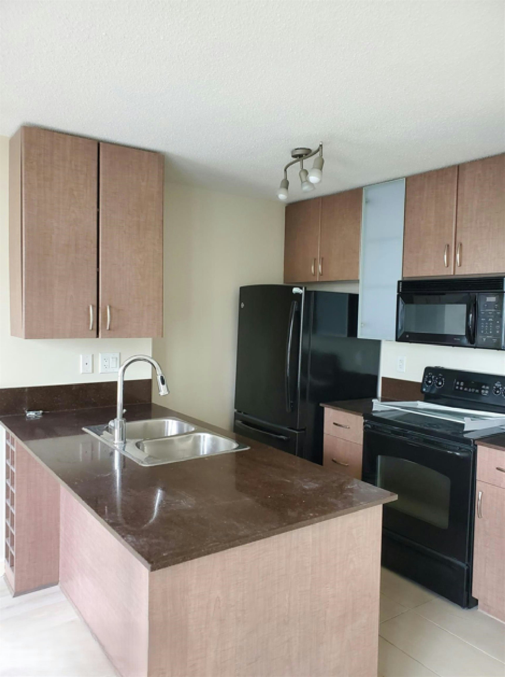 1302-977 Mainland Street, Vancouver, BC, V6B 1T2 - 2