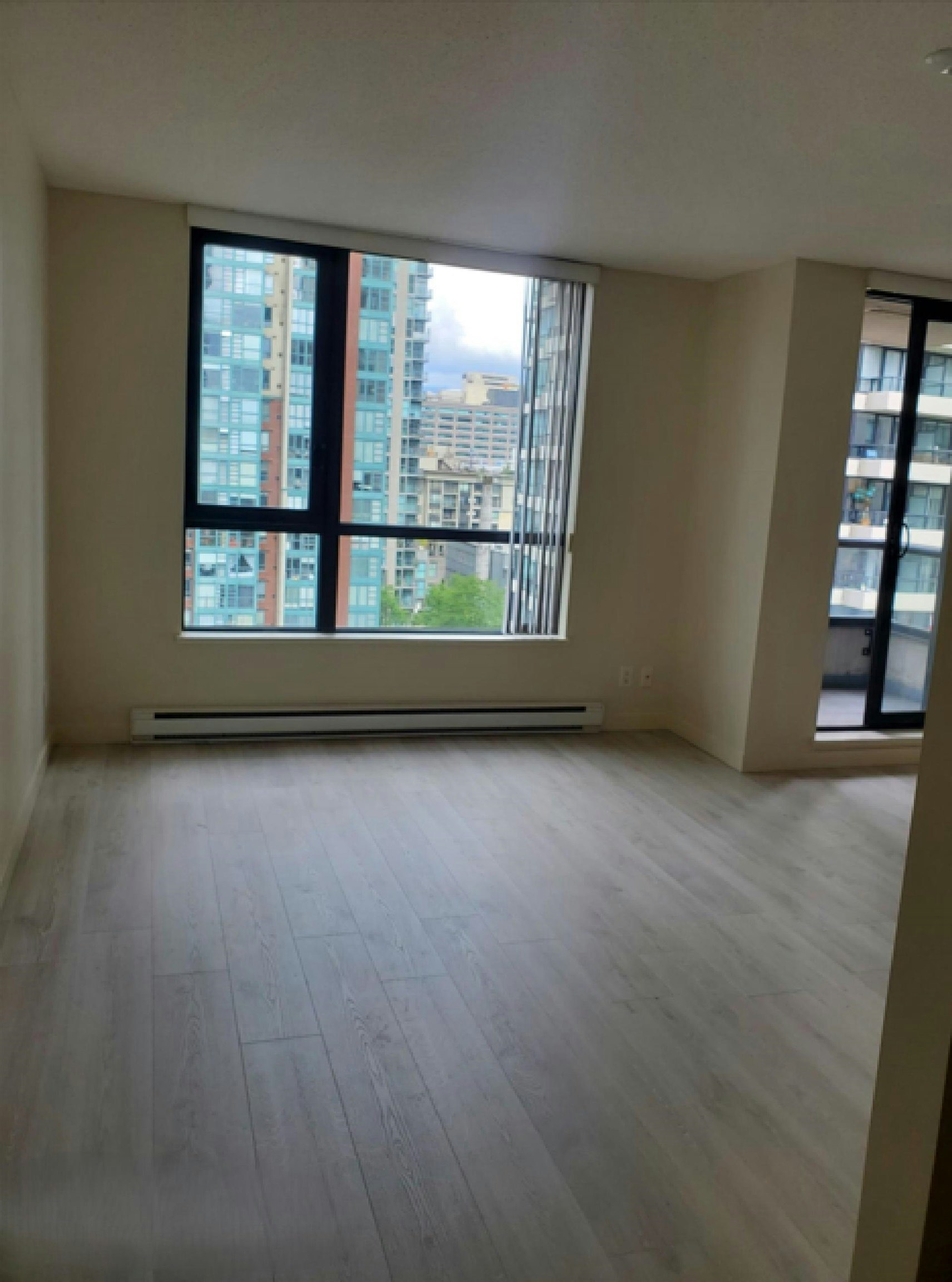 1302-977 Mainland Street, Vancouver, BC, V6B 1T2 - 4