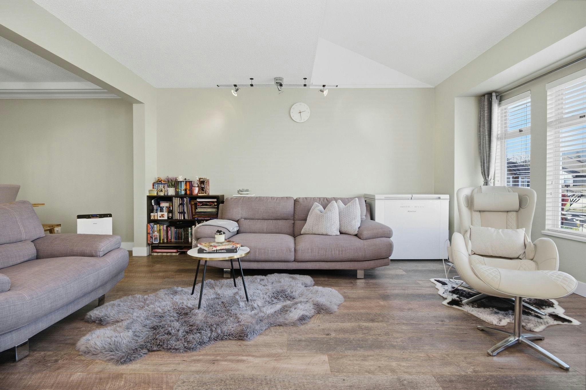 817 Roche Point Drive - 4