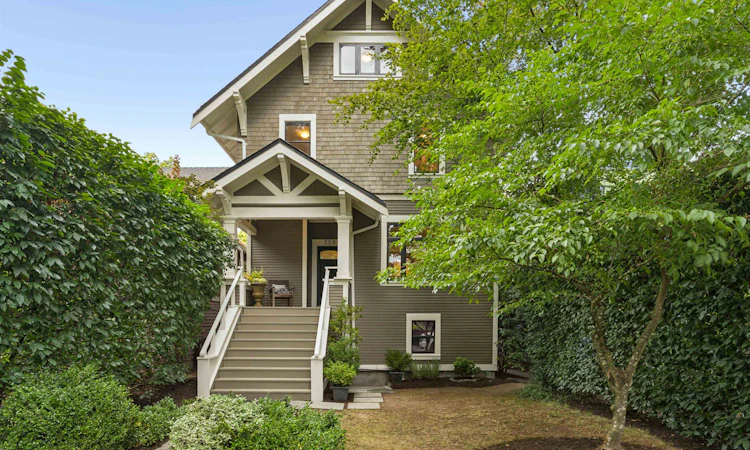559 W 18th Avenue