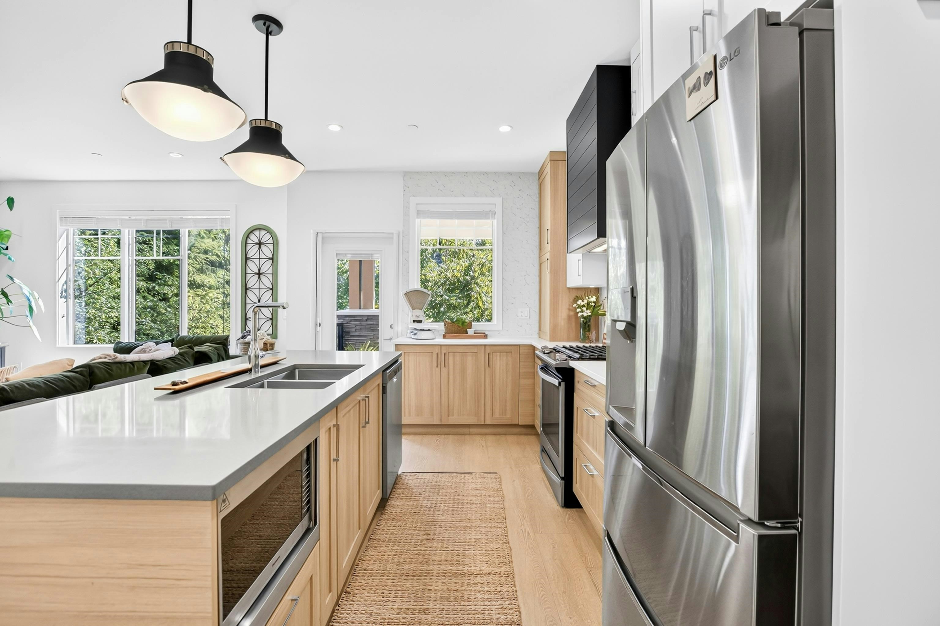 10-13263 236 Street - 4