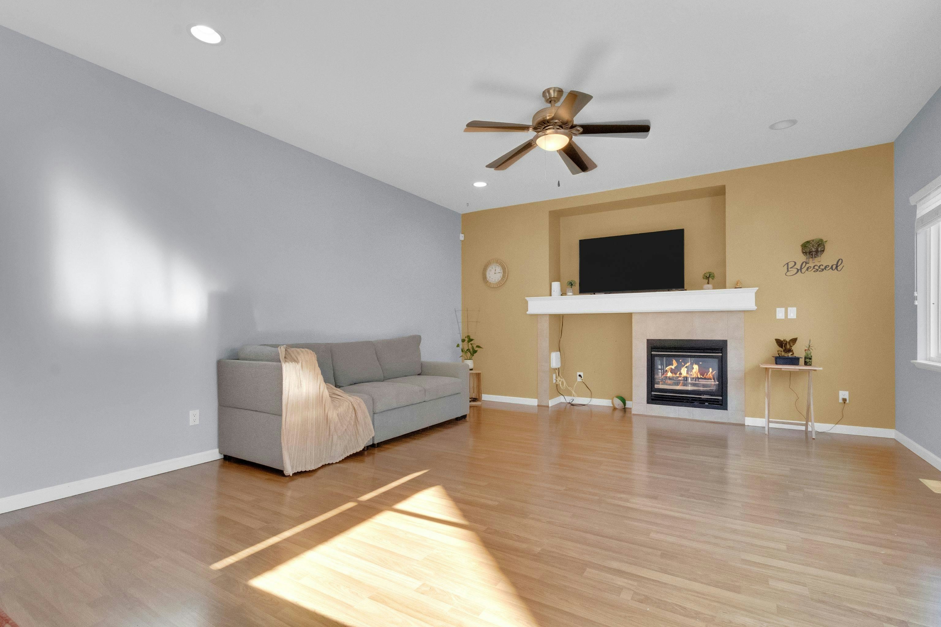 16528 59a Avenue, Surrey, BC, V3S 4N9 - 11