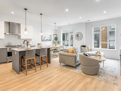 11-7946 204 Street - 4