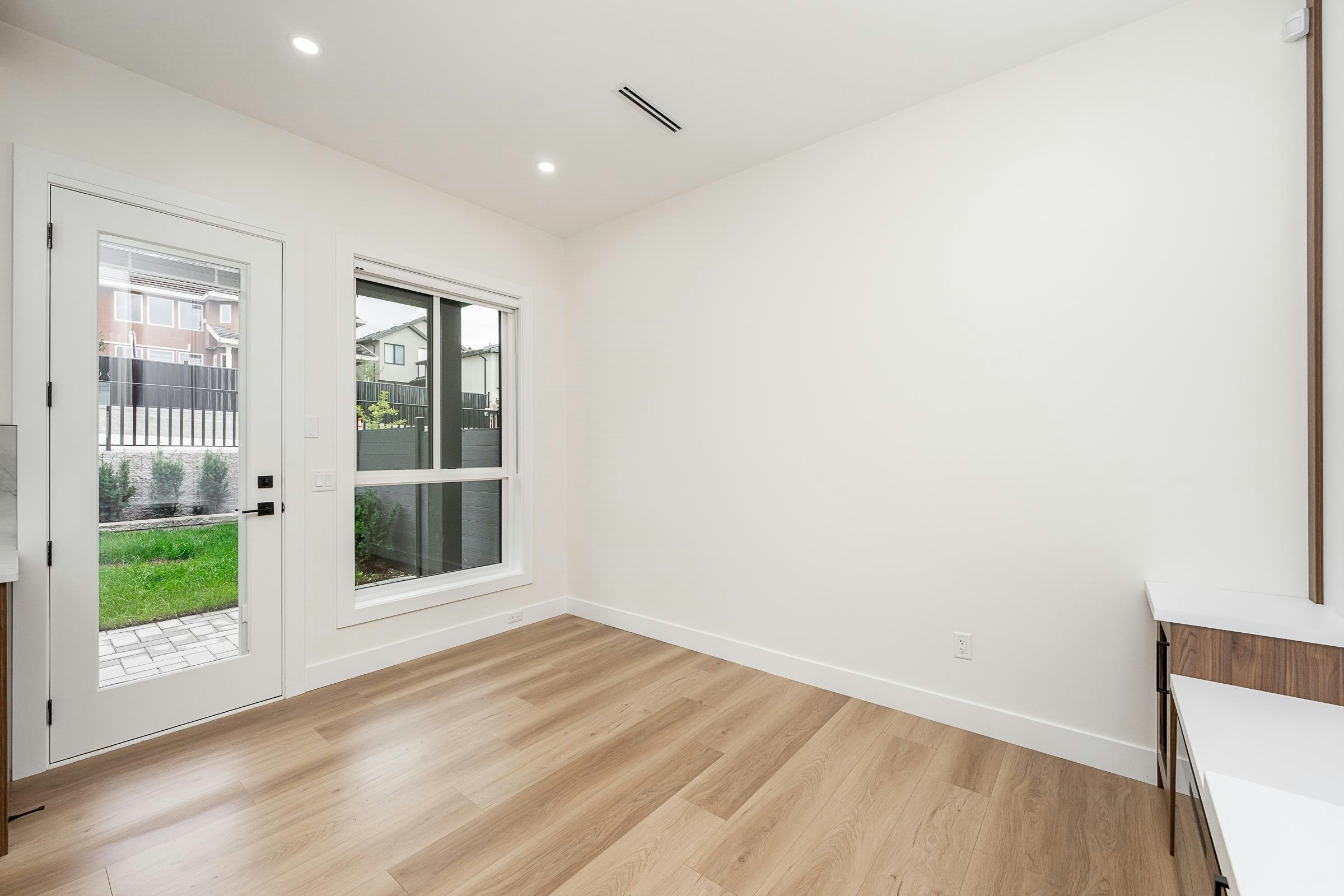 101-1149 Dansey Avenue, Coquitlam, BC, V3K 3H5 - 9