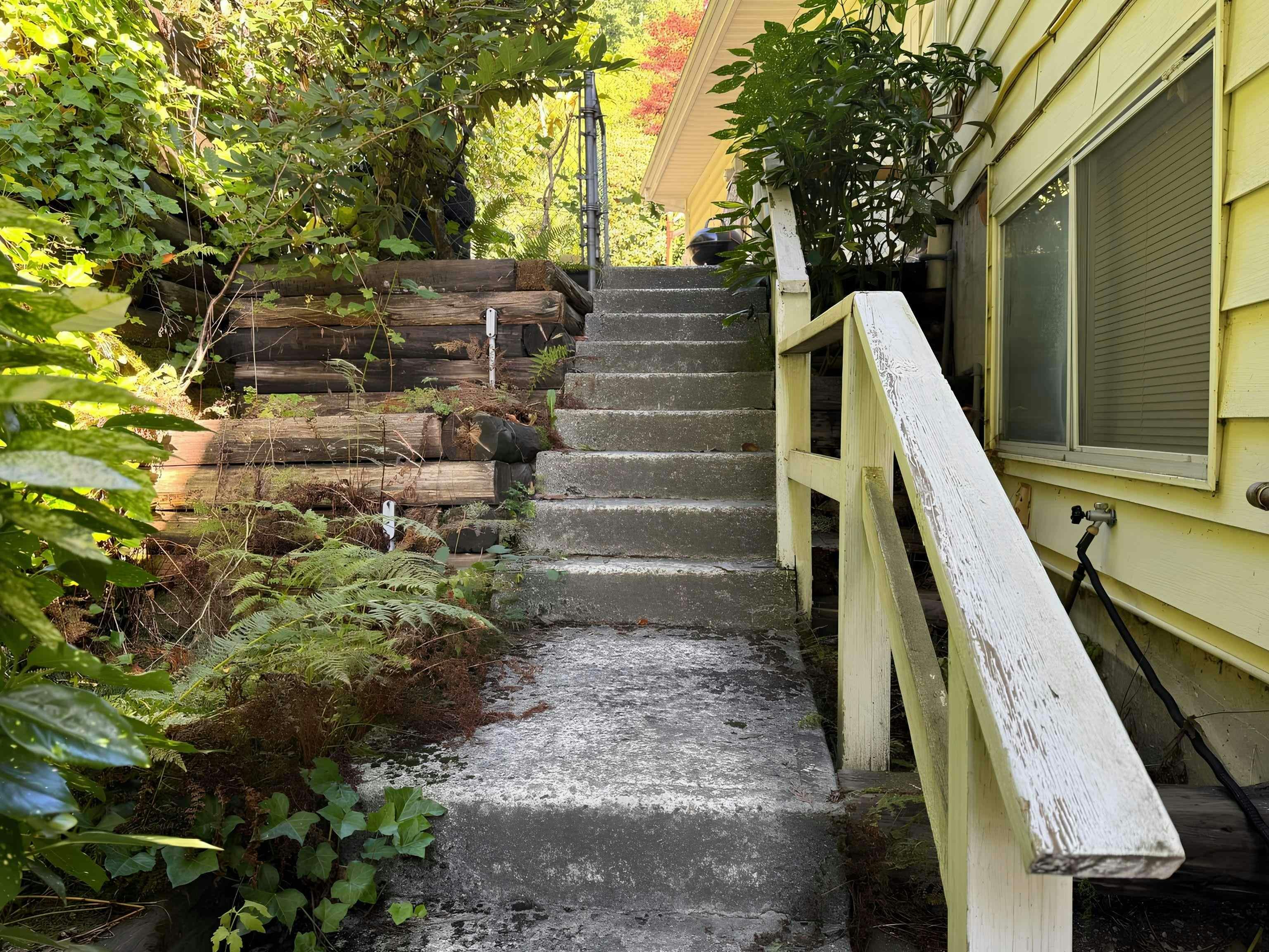 1560 Vinson Creek, West Vancouver, BC, V7S 2Y1 - 2