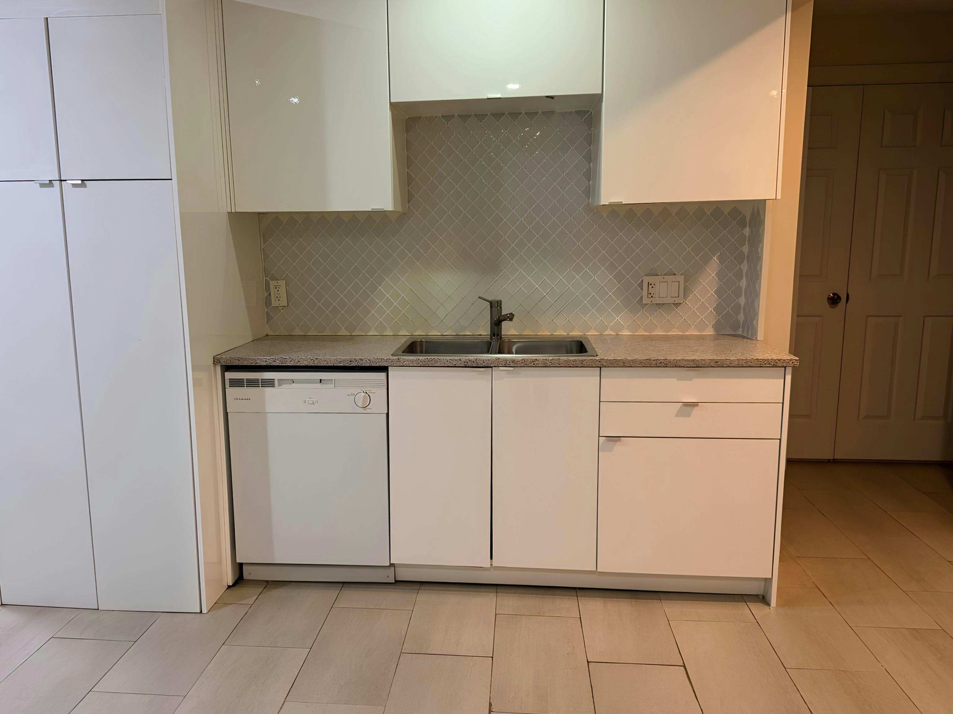 1560 Vinson Creek, West Vancouver, BC, V7S 2Y1 - 4