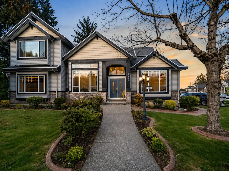 7918 147a Street, Surrey, BC, V3S 2T8