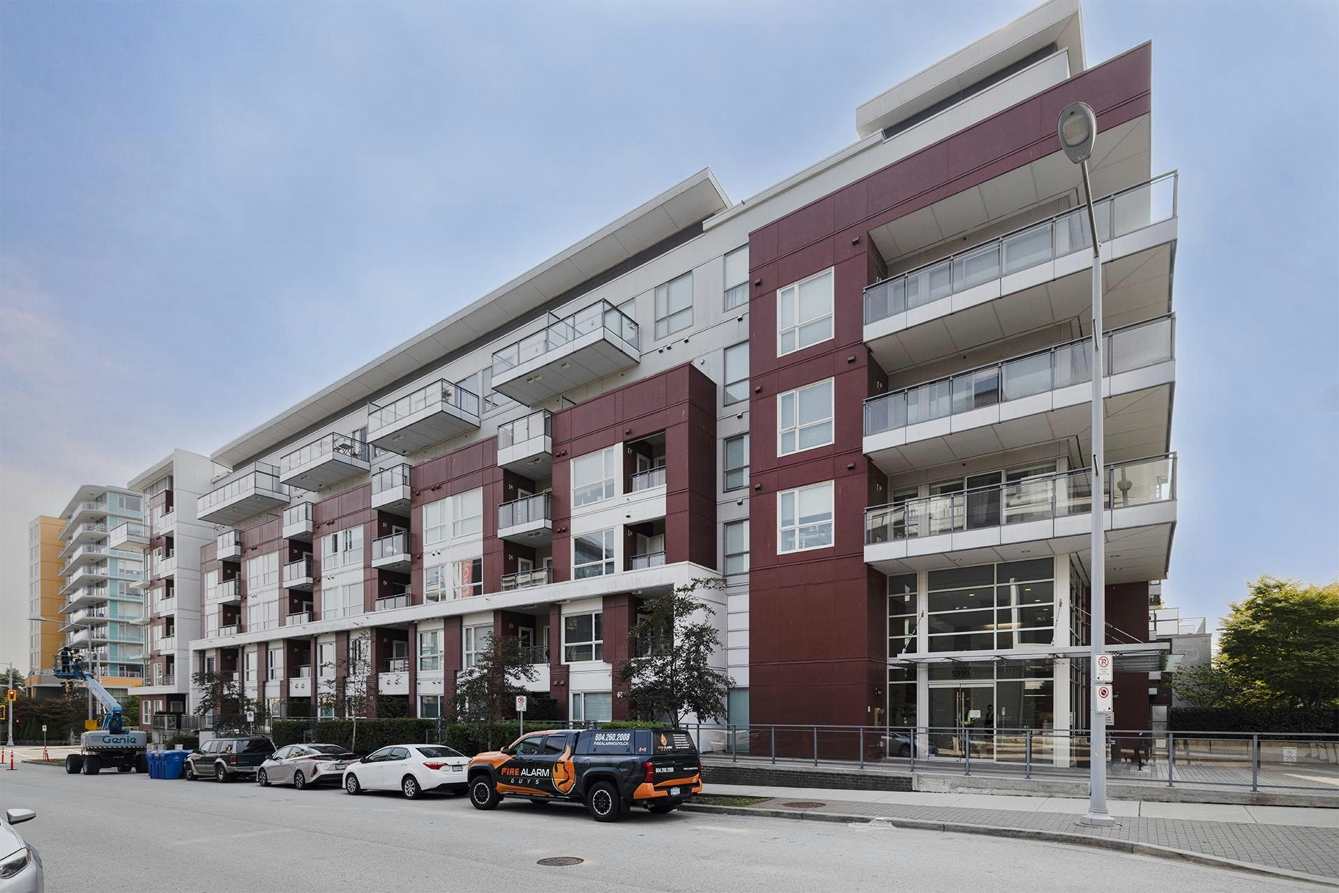 208-5399 Cedarbridge Way