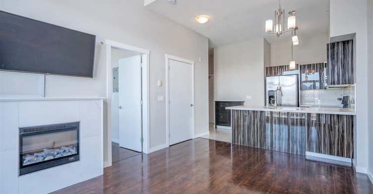 PH 606-22318 Lougheed Highway, Maple Ridge, BC, V2X 2T4 - 2