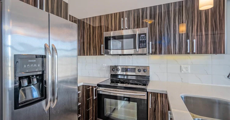PH 606-22318 Lougheed Highway, Maple Ridge, BC, V2X 2T4 - 3