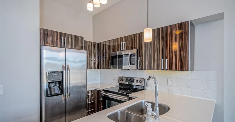 PH 606-22318 Lougheed Highway, Maple Ridge, BC, V2X 2T4 - 5