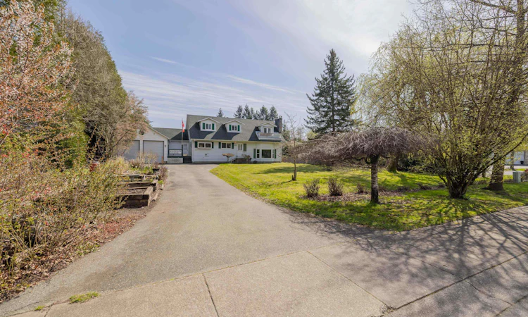 4458 Benz Crescent
