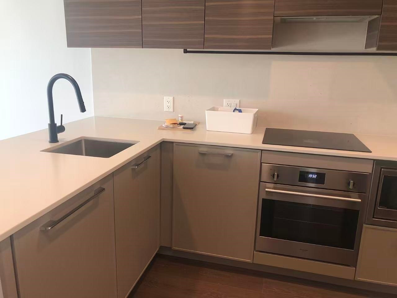 3F-13725 George Junction, Surrey, BC, V3T 0V7 - 3