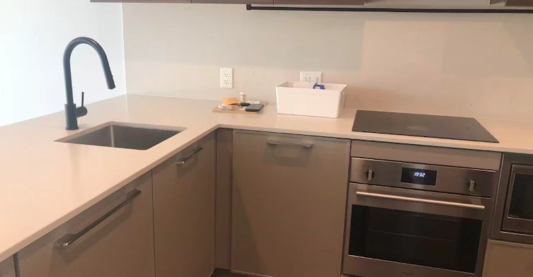 3F-13725 George Junction, Surrey, BC, V3T 0V7 - 3