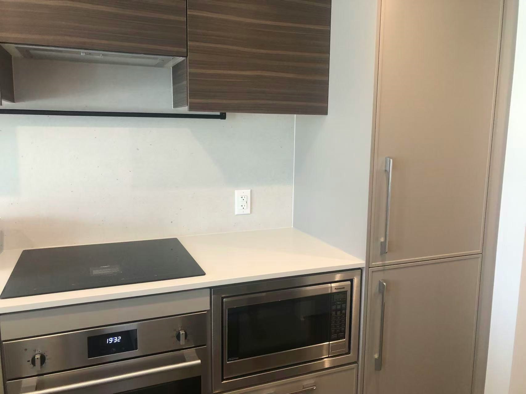3F-13725 George Junction, Surrey, BC, V3T 0V7 - 2