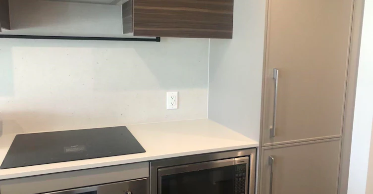3F-13725 George Junction, Surrey, BC, V3T 0V7 - 2