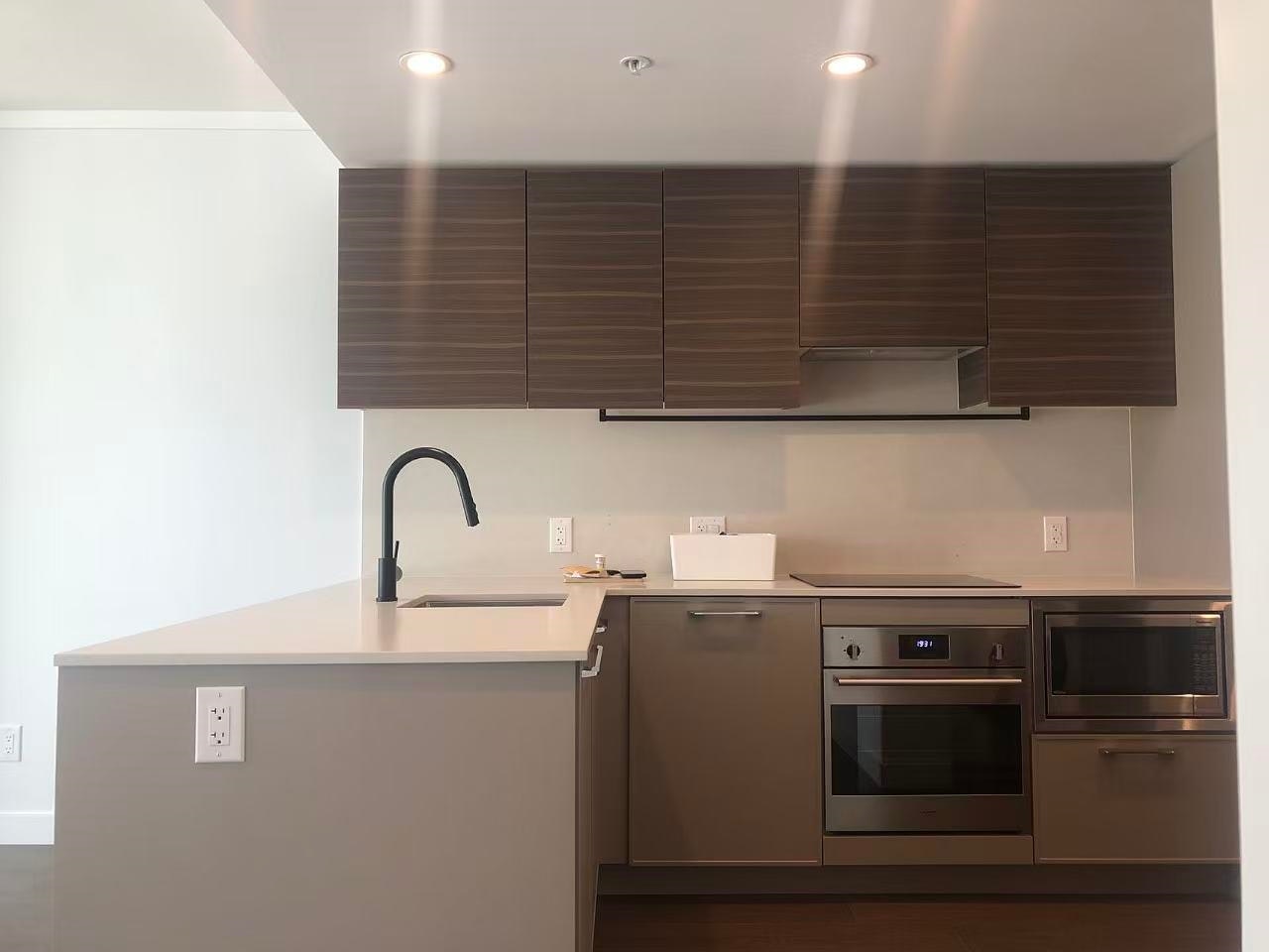 3F-13725 George Junction, Surrey, BC, V3T 0V7 - 4