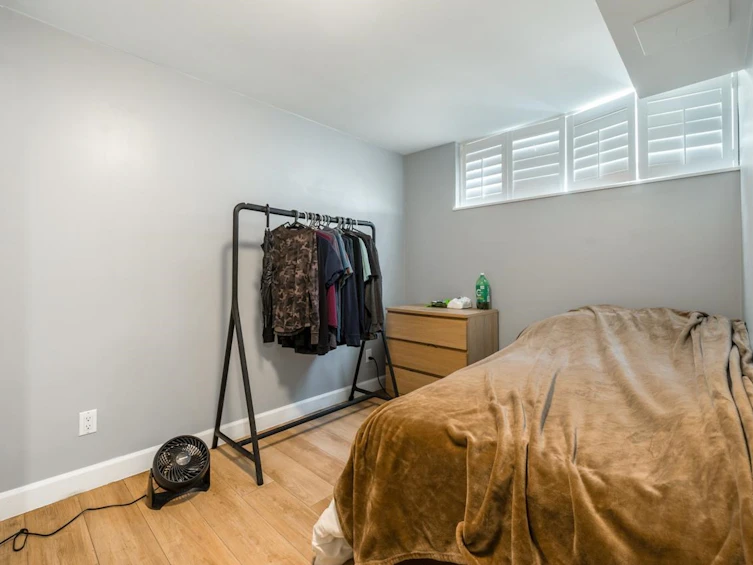 1545 W 49th Avenue, Vancouver, BC, V6M 2R6 - 24