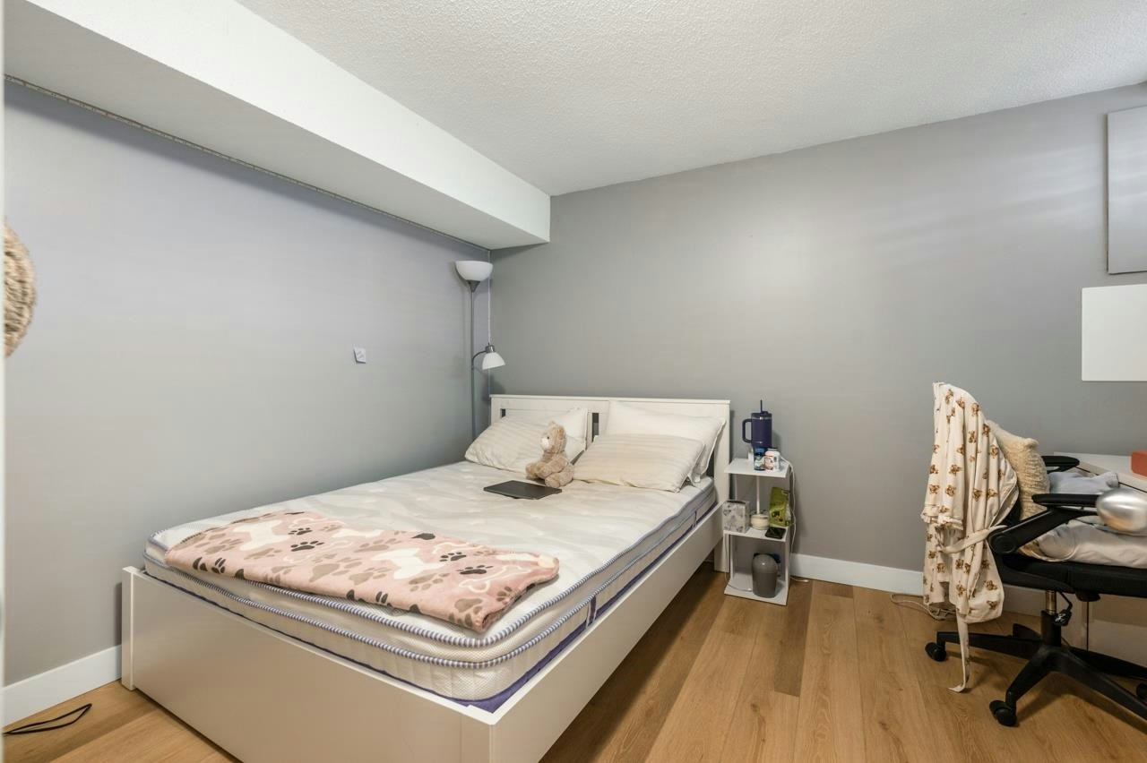 1545 W 49th Avenue, Vancouver, BC, V6M 2R6 - 25