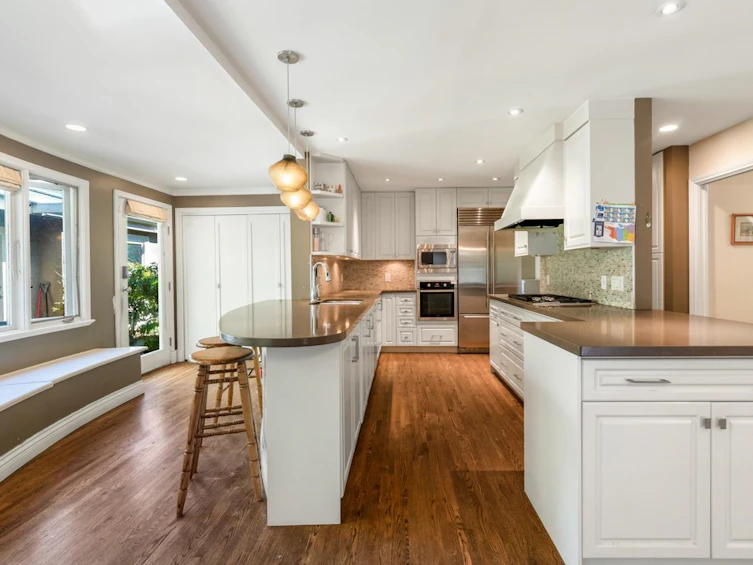 1545 W 49th Avenue, Vancouver, BC, V6M 2R6 - 6