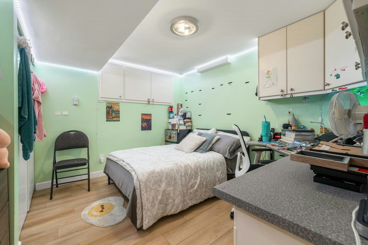 1545 W 49th Avenue, Vancouver, BC, V6M 2R6 - 22