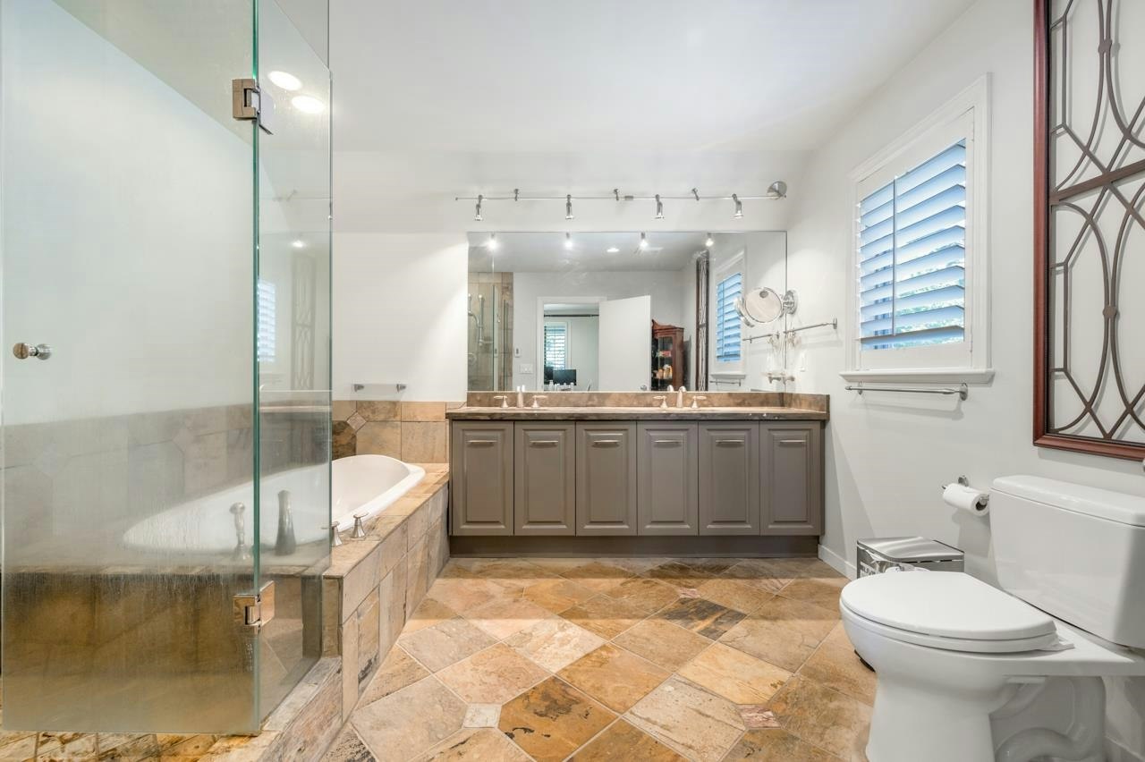 1545 W 49th Avenue, Vancouver, BC, V6M 2R6 - 11